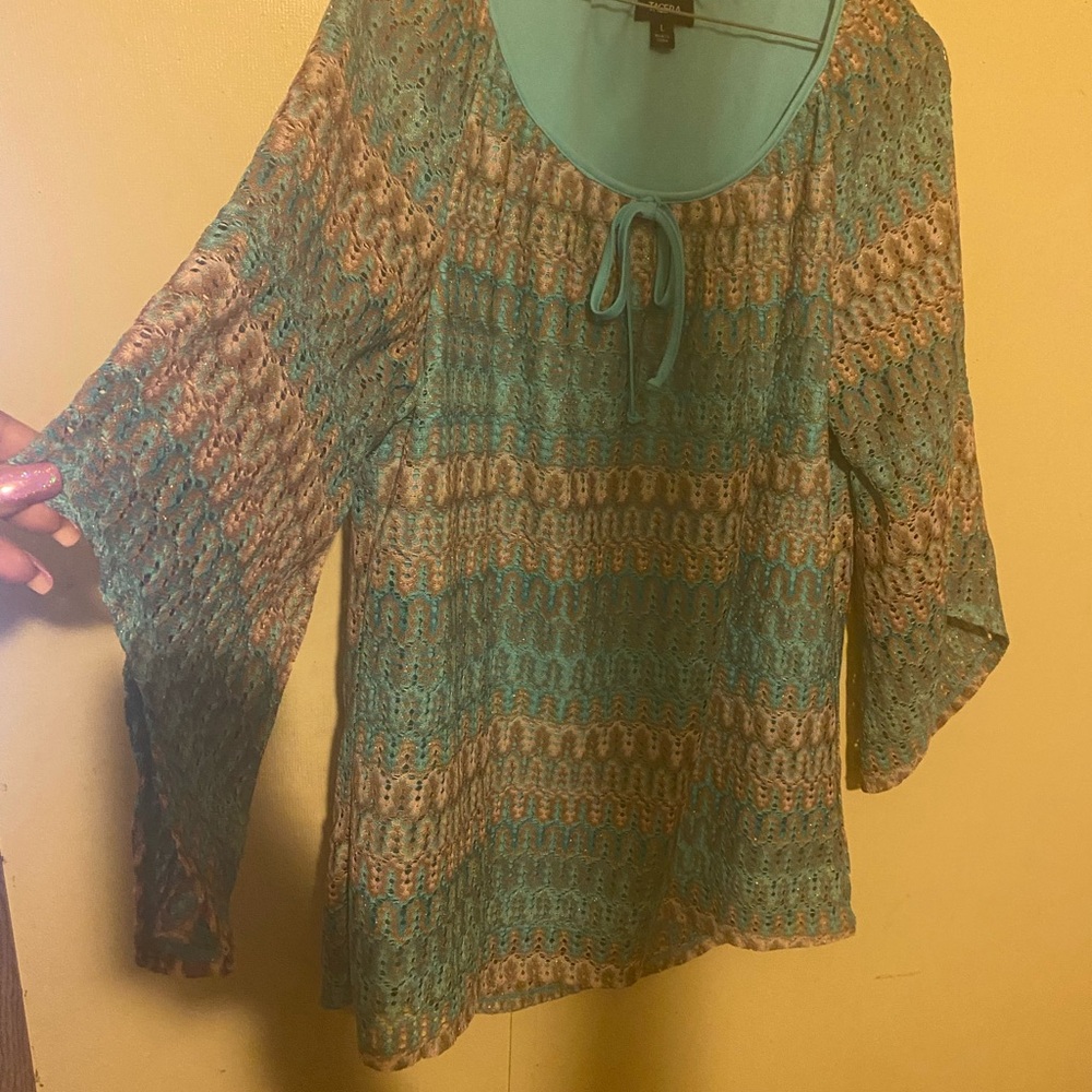 Elegant Lace Women's Top in Blue and tan - Picture 3 of 3